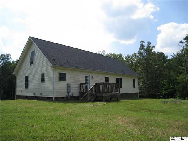4130 Wycoff Road Sharon, SC 29742 - Photo 10 of 11 a view of a back yard of the house