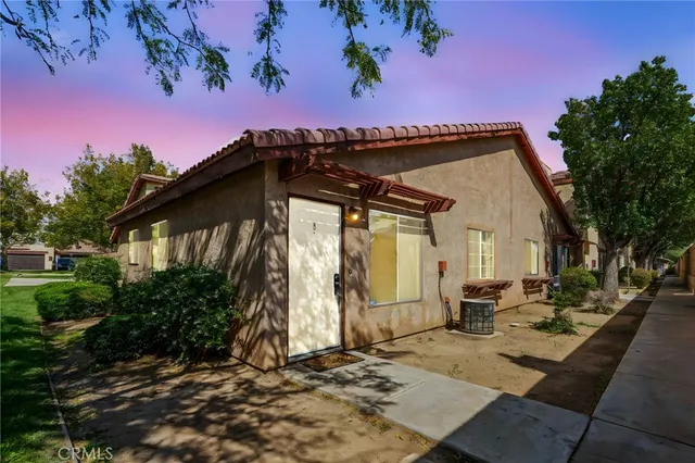 $239,900 | 1700 East Ave Q14, Unit 8, Palmdale, CA 93550