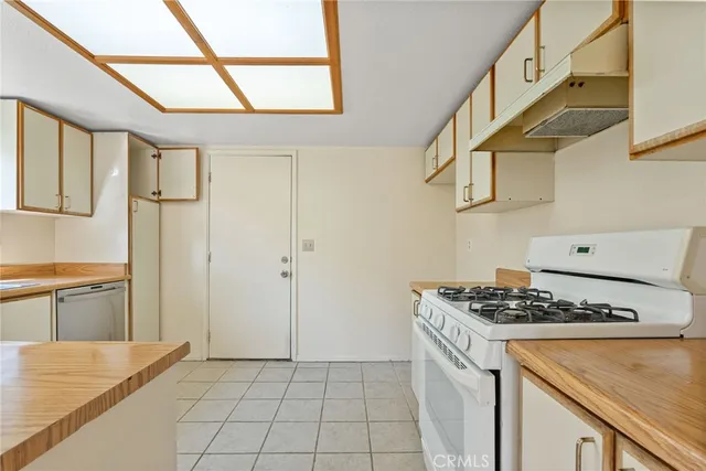 $239,900 | 1700 East Ave Q14, Unit 8, Palmdale, CA 93550