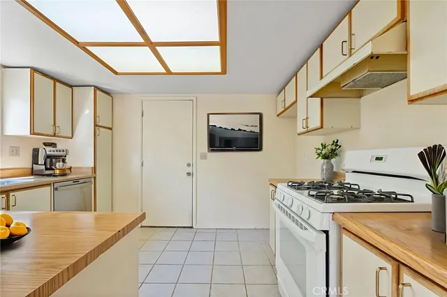 $239,900 | 1700 East Ave Q14, Unit 8, Palmdale, CA 93550