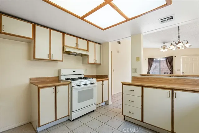 $239,900 | 1700 East Ave Q14, Unit 8, Palmdale, CA 93550