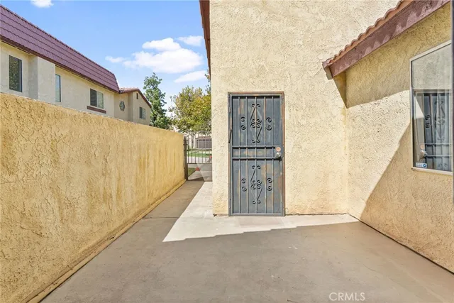 $239,900 | 1700 East Ave Q14, Unit 8, Palmdale, CA 93550