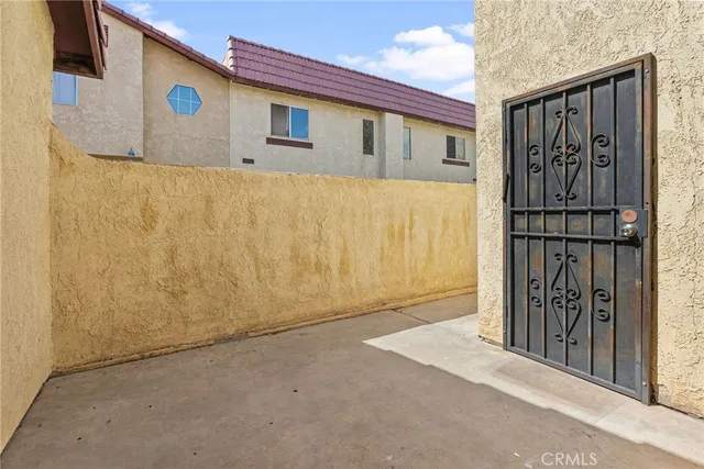 $239,900 | 1700 East Ave Q14, Unit 8, Palmdale, CA 93550