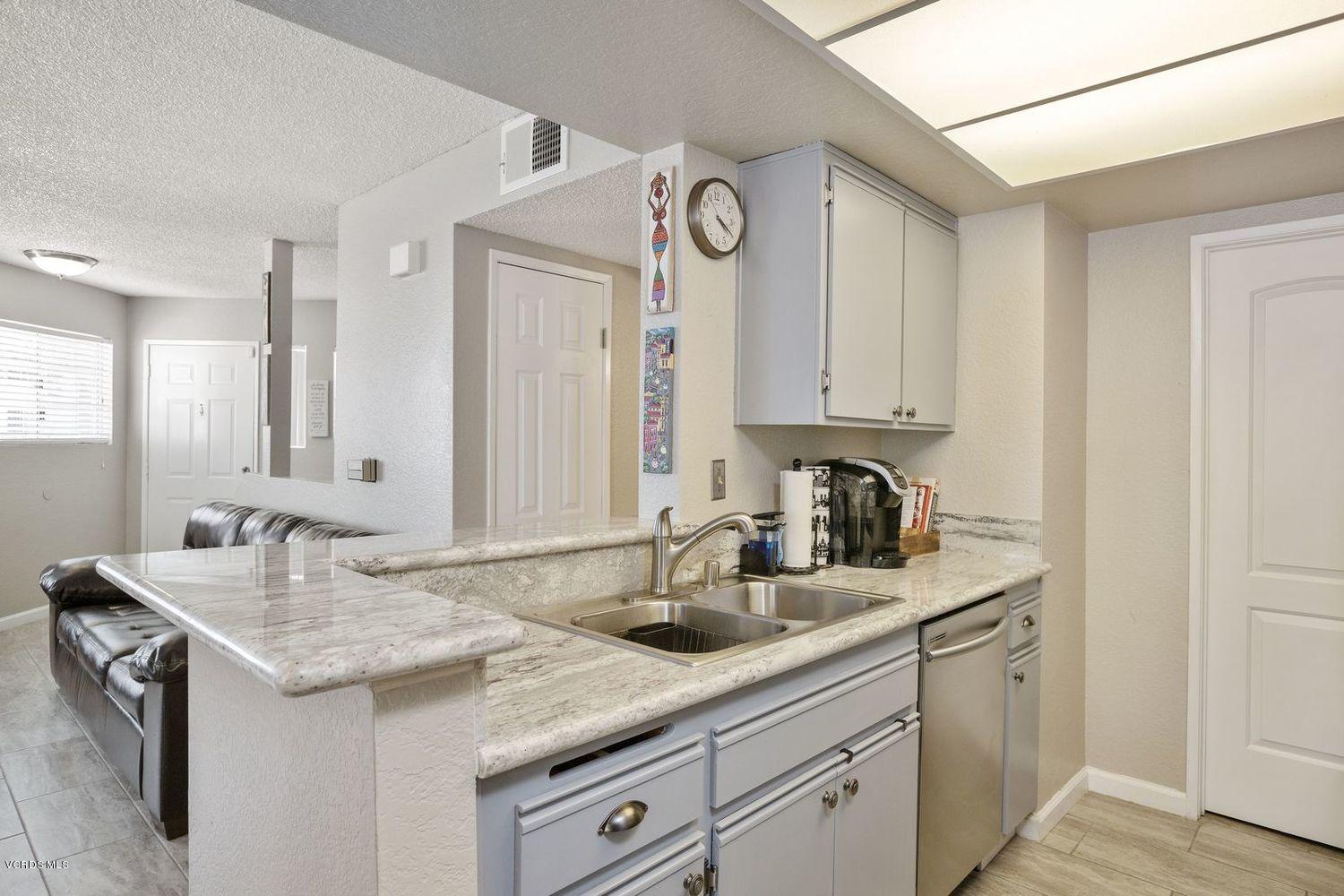 1165 Fitzgerald Road, Unit A Simi Valley, CA 93065 - Photo 7 of 18 007_1165-fitzgerald-rd-1-006