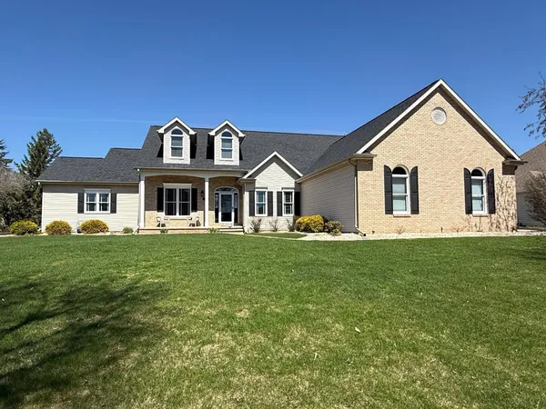 $809,900 | 522 East Tallgrass Drive, Appleton, WI 54913