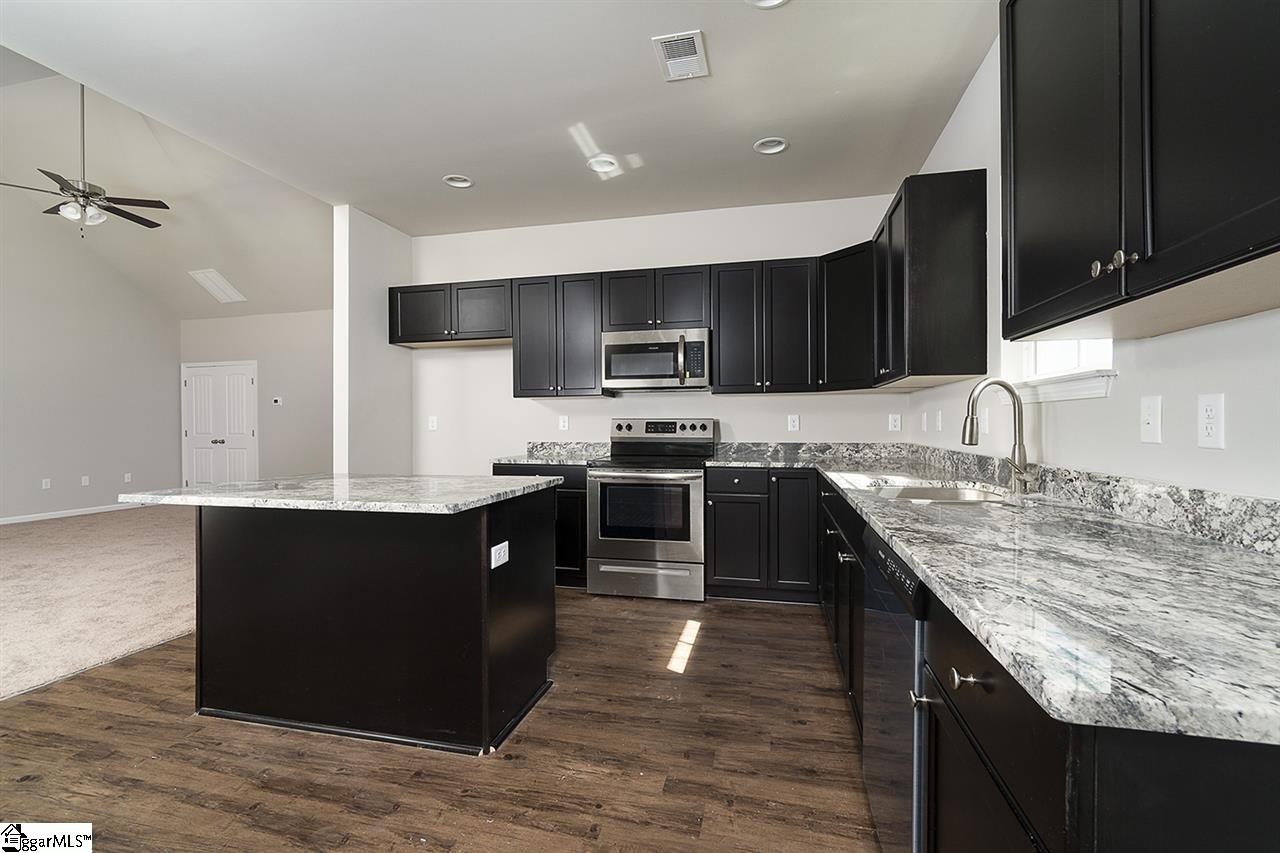 206 Hampton Road Greer, SC 29651 - Photo 3 of 24 Gallery Image 3