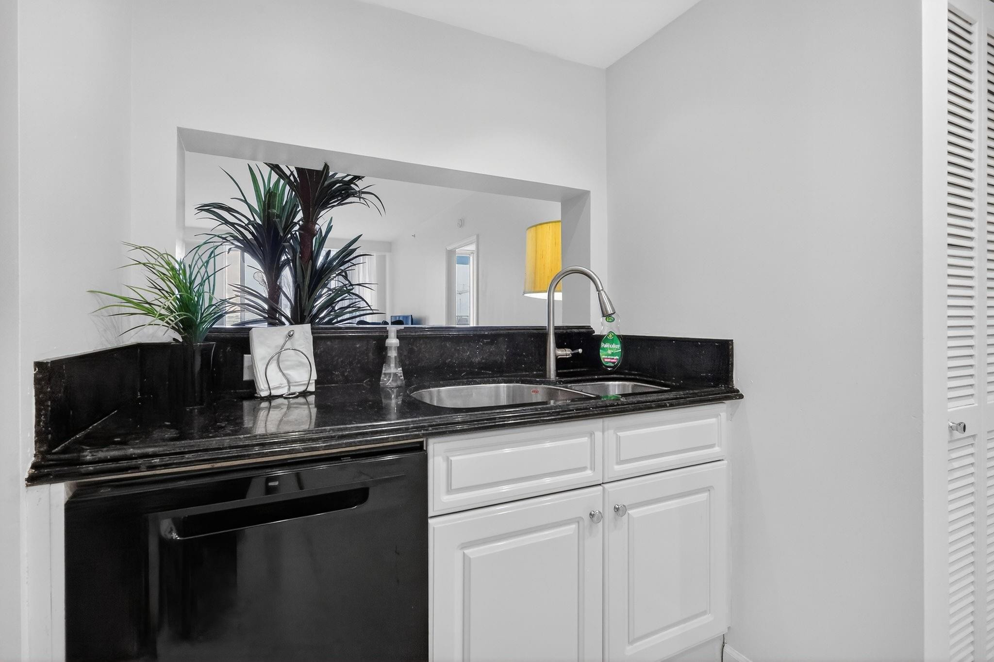 9595 Collins Avenue, Unit N8F Surfside, FL 33154 - Photo 22 of 48 Photo 20