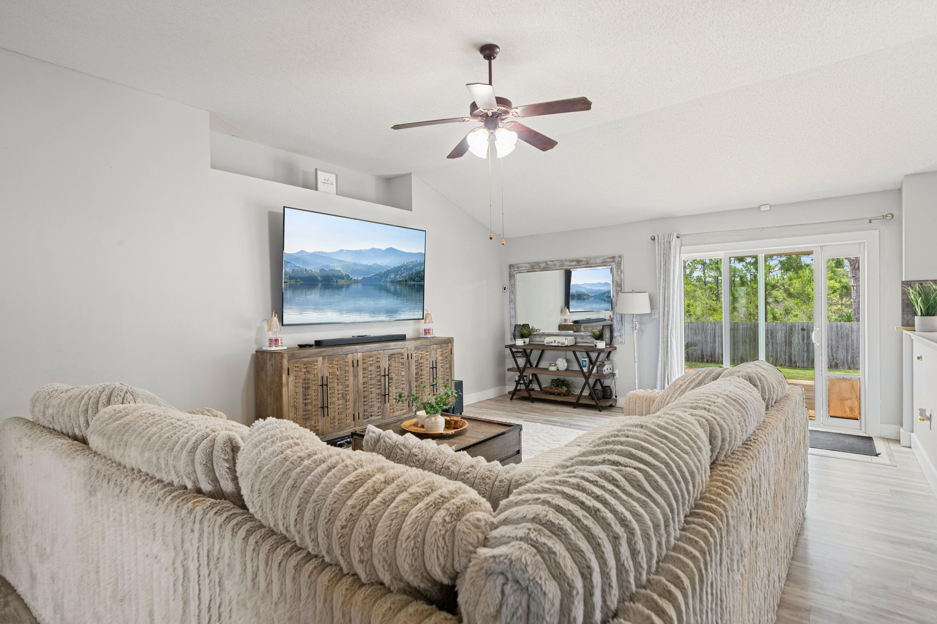 8252 Cosica Boulevard Navarre, FL 32566 - Photo 11 of 51 Living Area