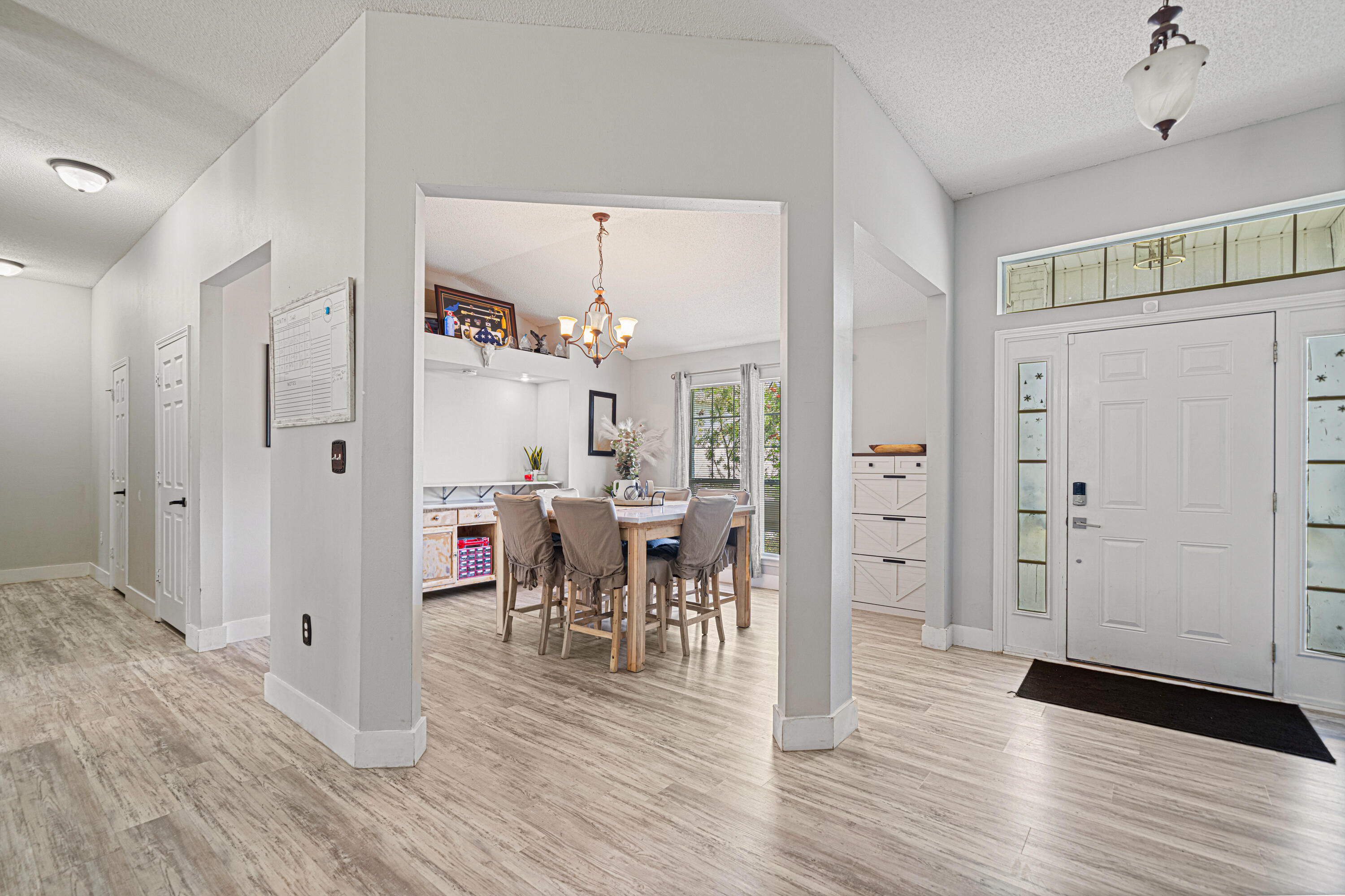 8252 Cosica Boulevard Navarre, FL 32566 - Photo 13 of 51 Dining Area/Entry