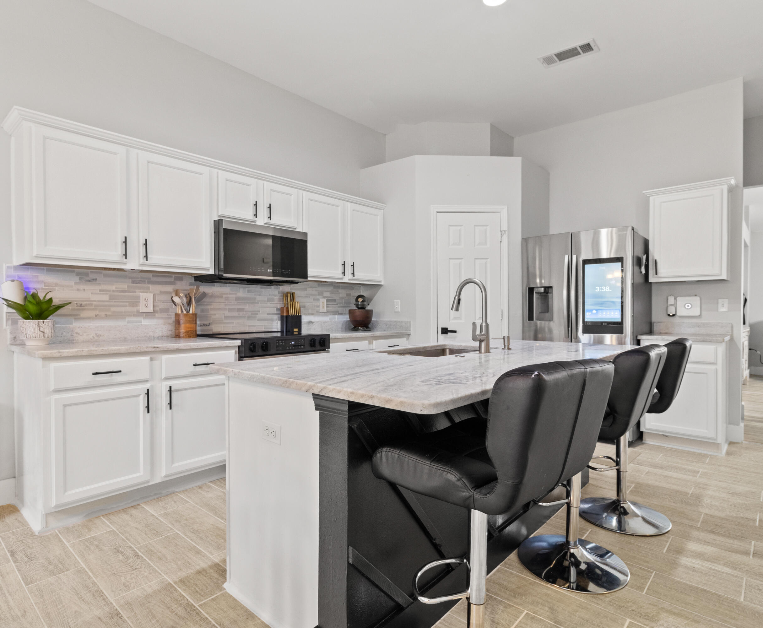 8252 Cosica Boulevard Navarre, FL 32566 - Photo 16 of 51 Kitchen