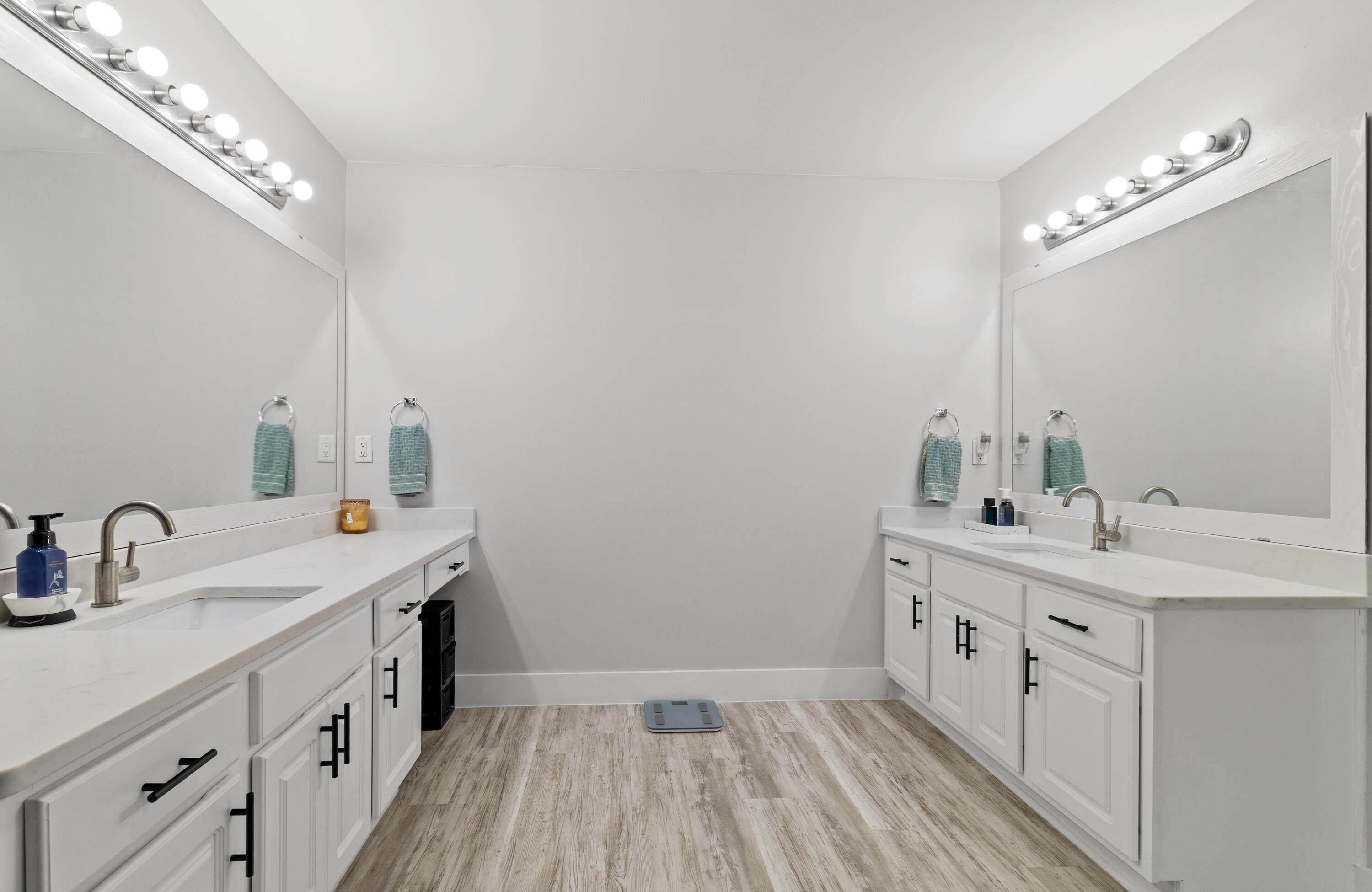 8252 Cosica Boulevard Navarre, FL 32566 - Photo 21 of 51 Master En Suite