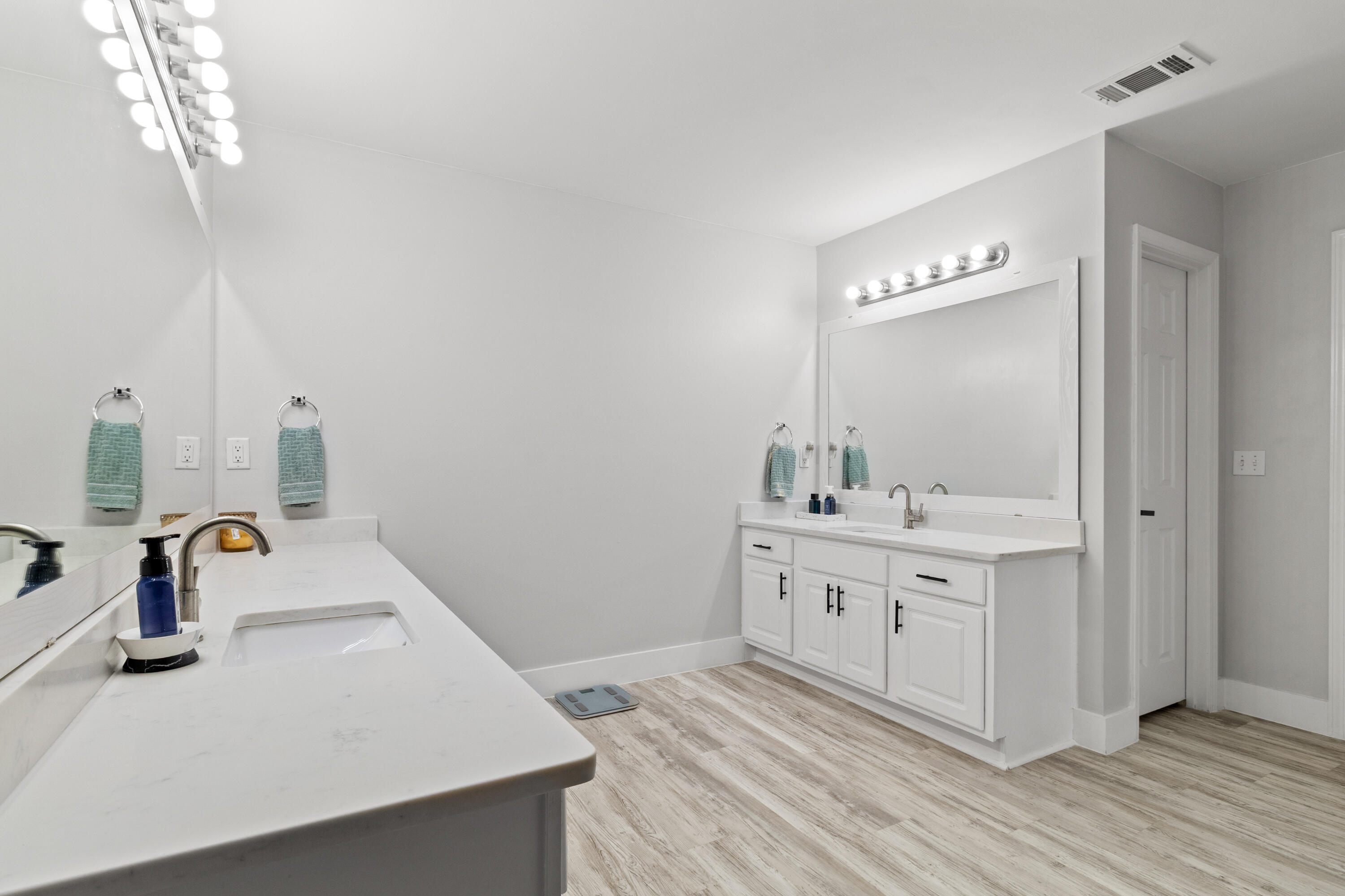 8252 Cosica Boulevard Navarre, FL 32566 - Photo 23 of 51 Master En Suite