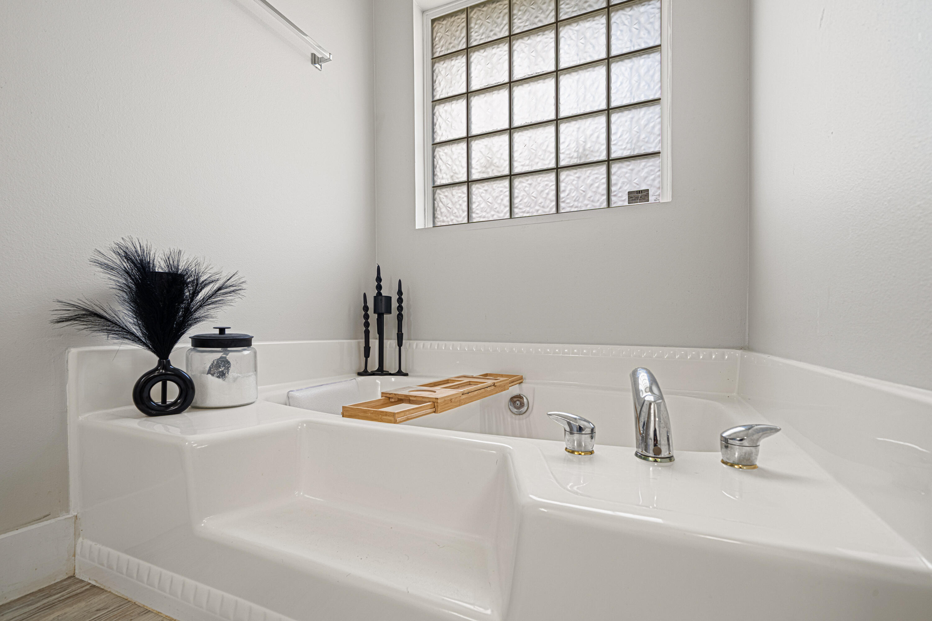 8252 Cosica Boulevard Navarre, FL 32566 - Photo 26 of 51 Master En Suite