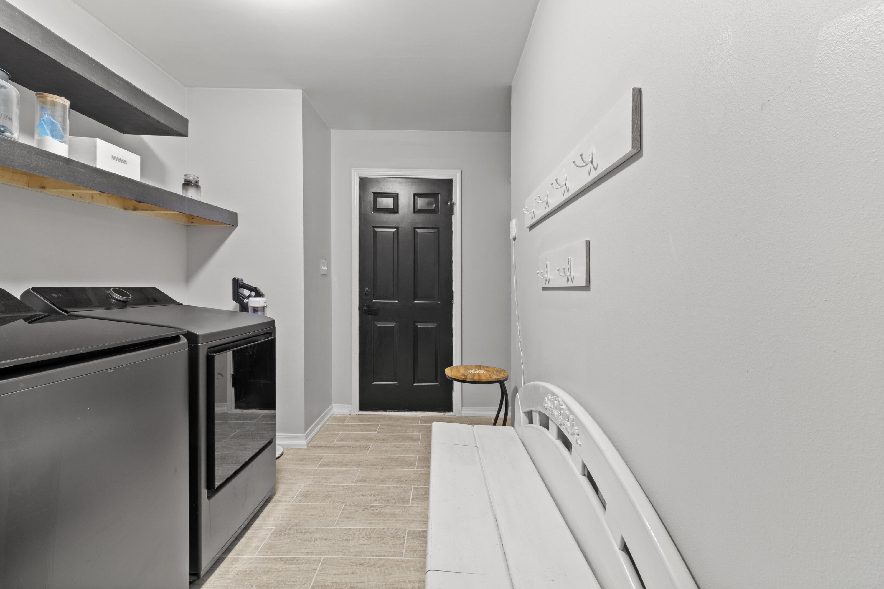 8252 Cosica Boulevard Navarre, FL 32566 - Photo 32 of 51 Laundry Room/Mudroom