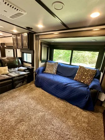 $950 | 143 Moffett Springs Road, Unit B, Huntsville, TX 77320