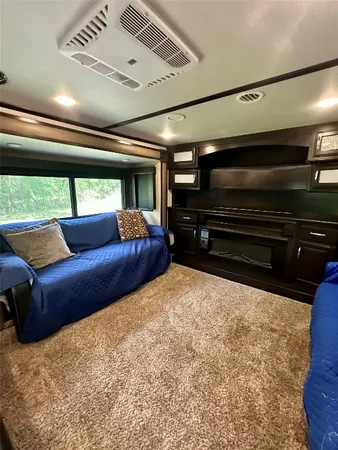 $950 | 143 Moffett Springs Road, Unit B, Huntsville, TX 77320