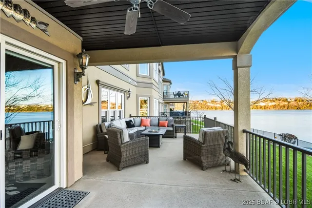 $1,195,000 | 178 Muirfield Court, Sunrise Beach, MO 65079