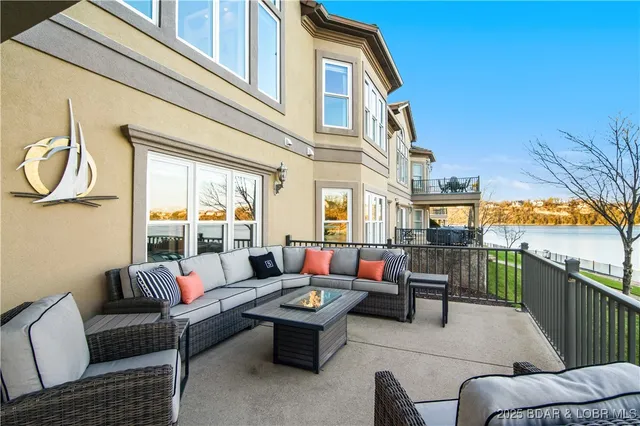 $1,195,000 | 178 Muirfield Court, Sunrise Beach, MO 65079