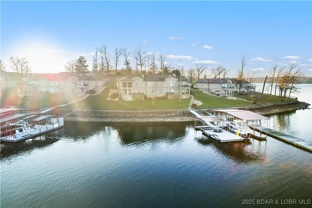 $1,195,000 | 178 Muirfield Court, Sunrise Beach, MO 65079