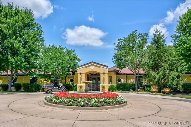 $1,195,000 | 178 Muirfield Court, Sunrise Beach, MO 65079