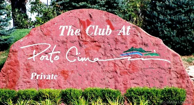 $1,195,000 | 178 Muirfield Court, Sunrise Beach, MO 65079