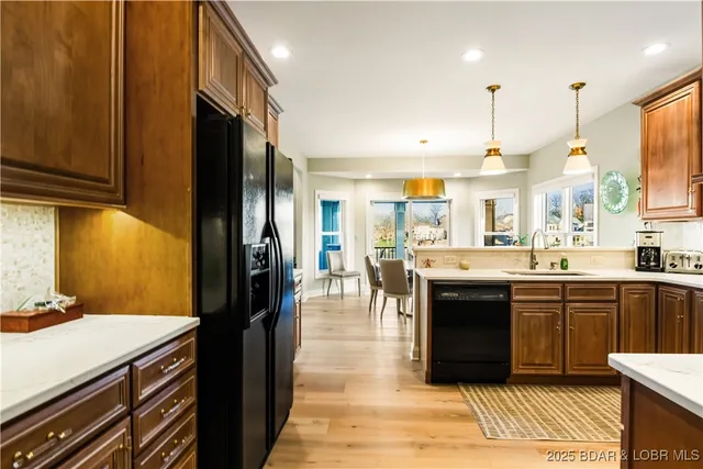 $1,195,000 | 178 Muirfield Court, Sunrise Beach, MO 65079