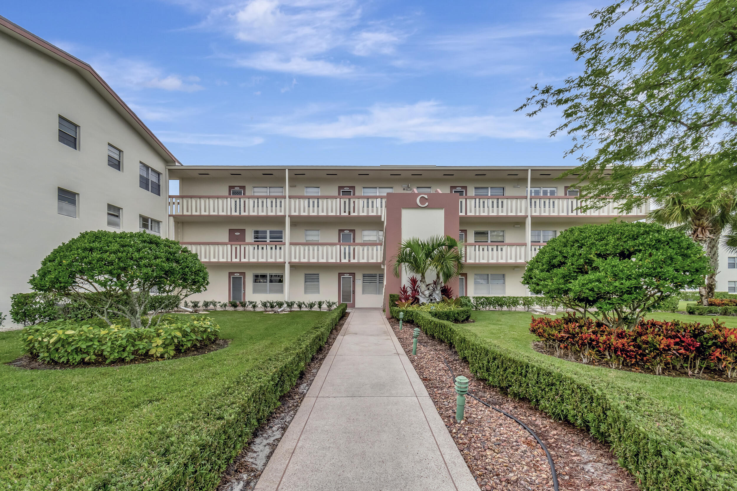 85 Preston F Boca Raton, FL 33434 - Photo 12 of 74 Sidewalk