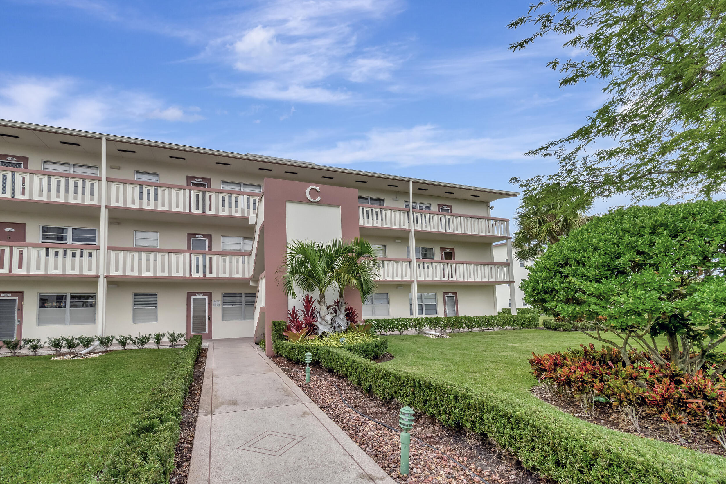 85 Preston F Boca Raton, FL 33434 - Photo 13 of 74 Entrance 1