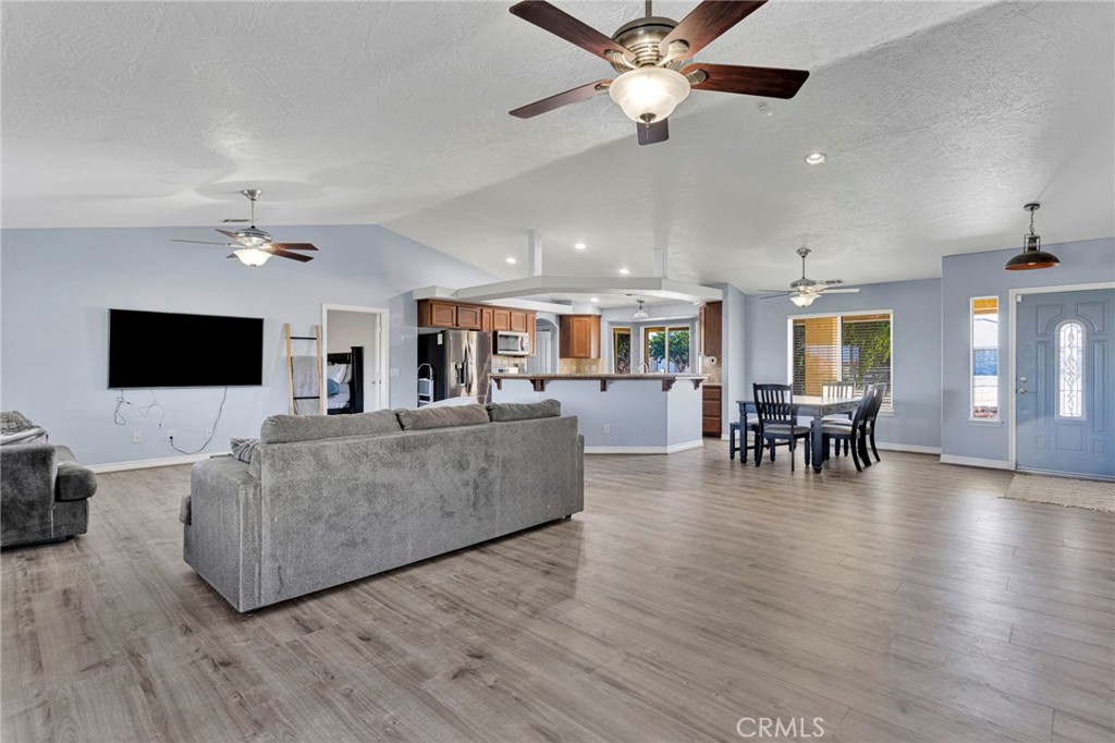 3632 Cambria Road Phelan, CA 92371 - Photo 13 of 52