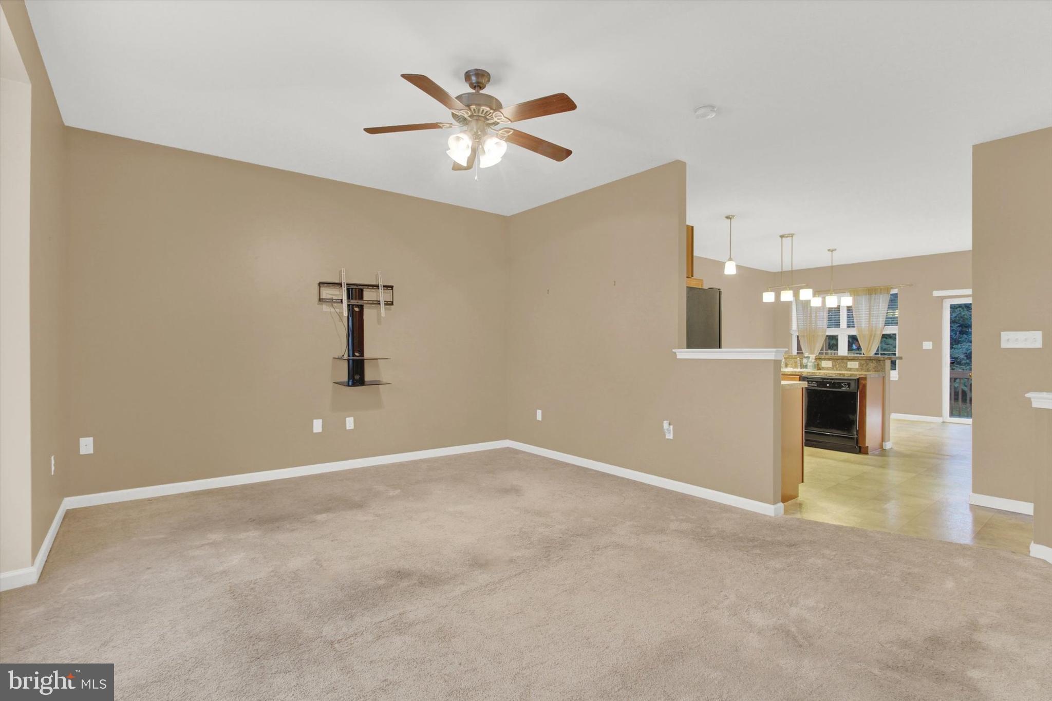 2426 Schultz Way York, PA 17402 - Photo 12 of 32