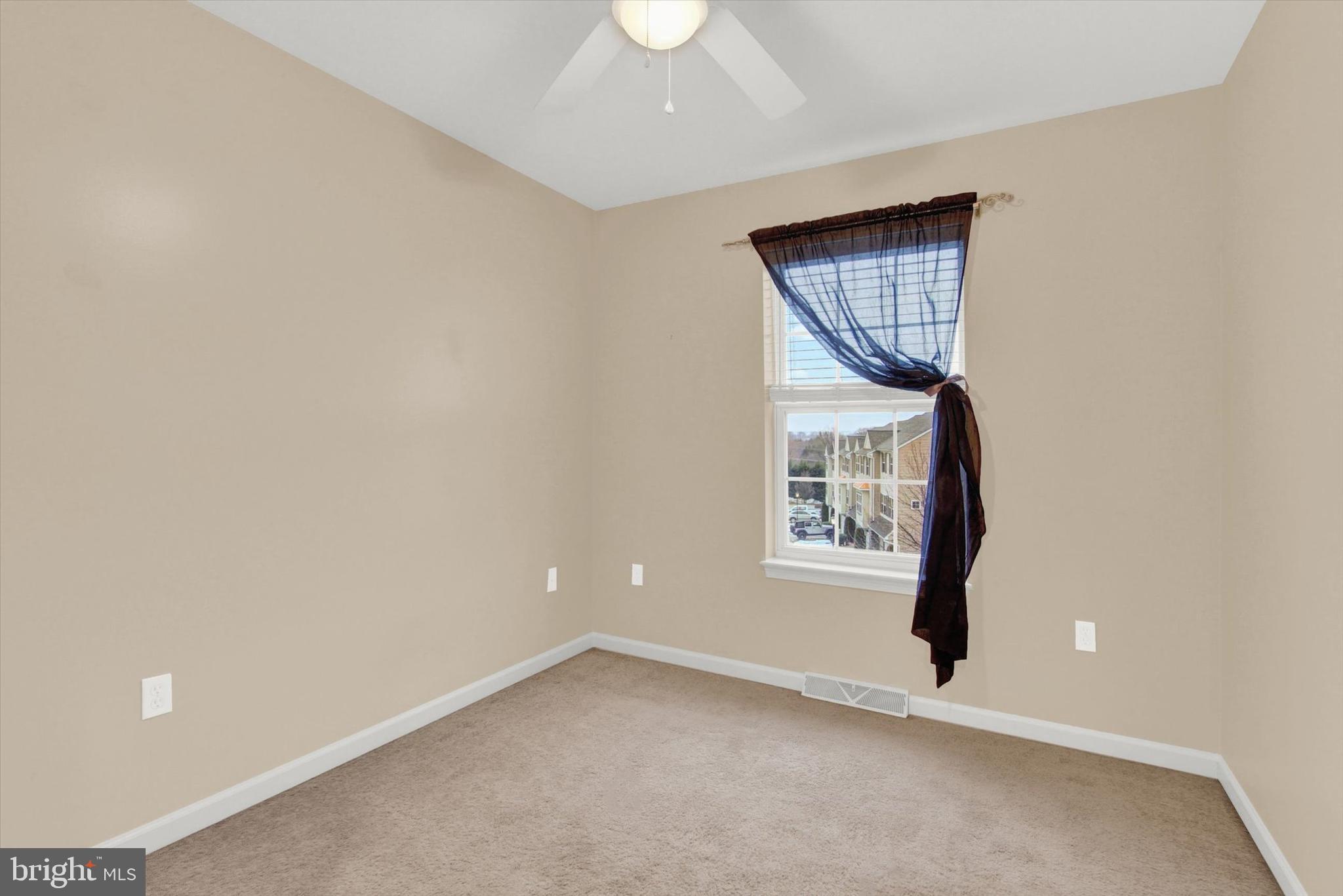 2426 Schultz Way York, PA 17402 - Photo 27 of 32