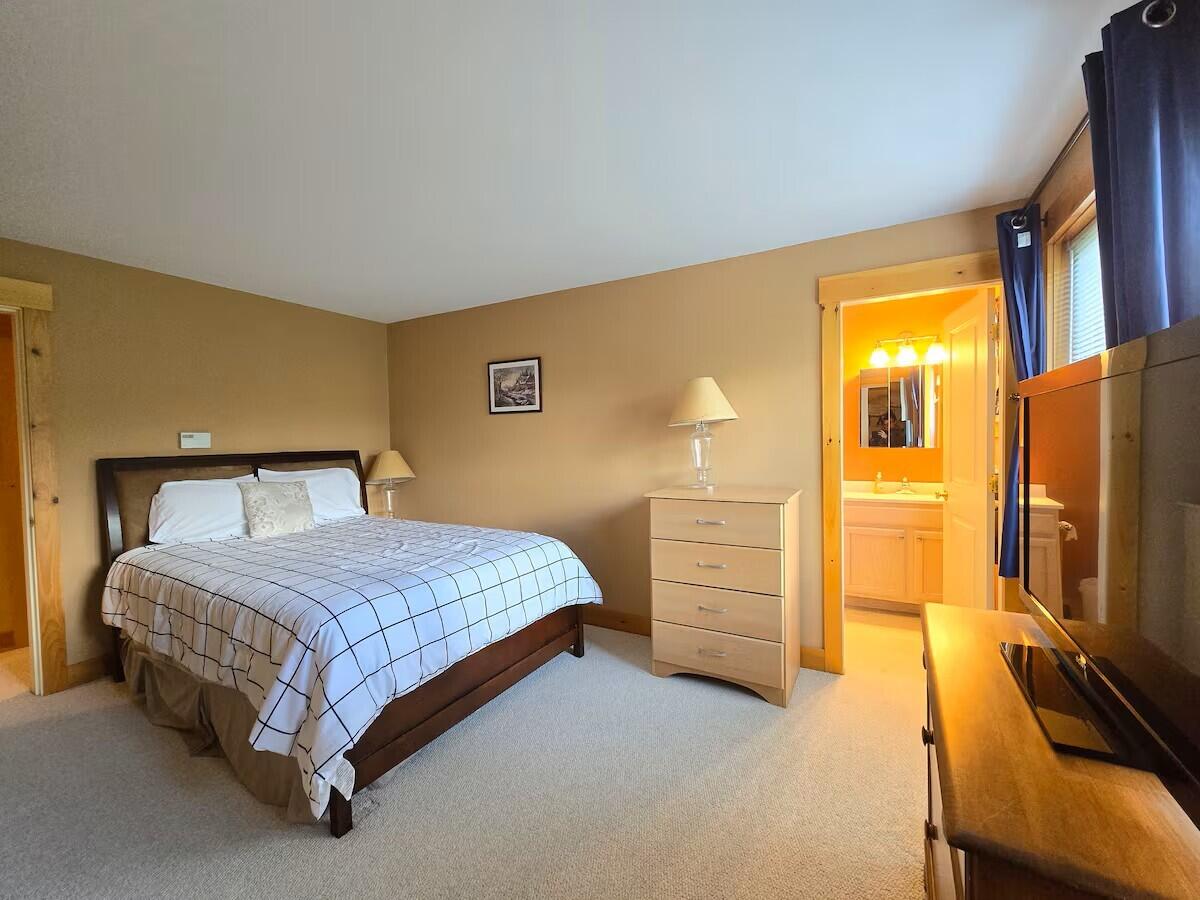 5007 Fall Line Drive, Unit 5007 Carrabassett Valley, ME 04947 - Photo 7 of 18 Primary