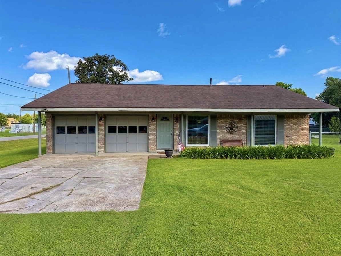 5403 3 Rd Street Danbury, TX 77534 - Photo 1 of 20 Gallery Image 1