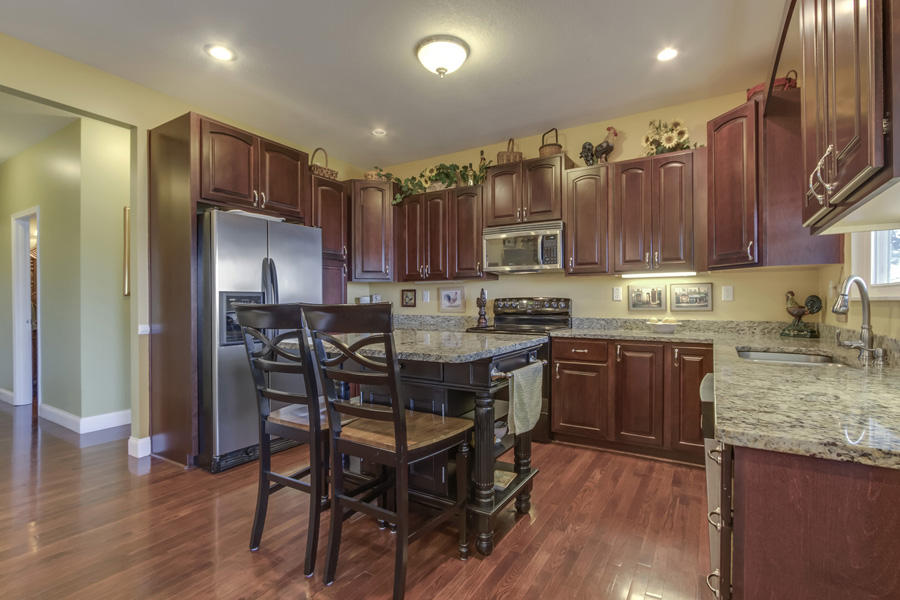 125 Mariners Point Kingston, TN 37763 - Photo 16 of 40 16_MarinersPoint_125_Kitchen01