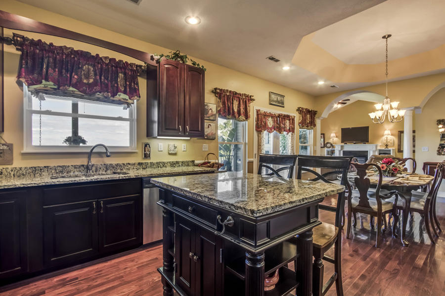 125 Mariners Point Kingston, TN 37763 - Photo 18 of 40 18_MarinersPoint_125_Kitchen03