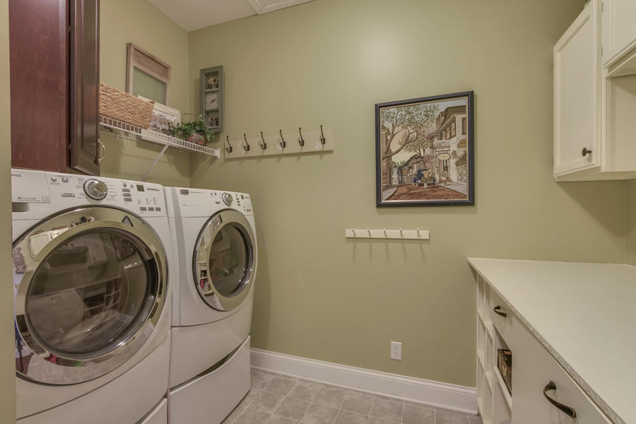 125 Mariners Point Kingston, TN 37763 - Photo 20 of 40 20_MarinersPoint_125_Laundry