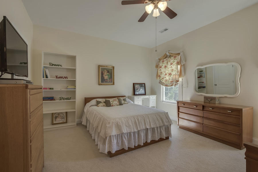 125 Mariners Point Kingston, TN 37763 - Photo 25 of 40 25_MarinersPoint_125_Bedroom2