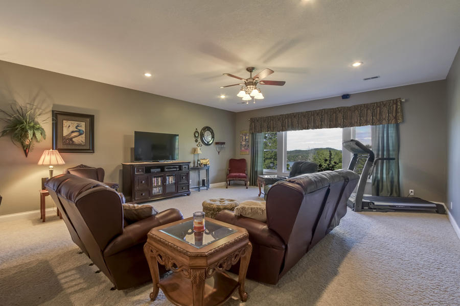 125 Mariners Point Kingston, TN 37763 - Photo 29 of 40 29_MarinersPoint_125_Family03