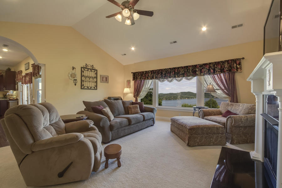 125 Mariners Point Kingston, TN 37763 - Photo 5 of 40 05_MarinersPoint_125_Living02