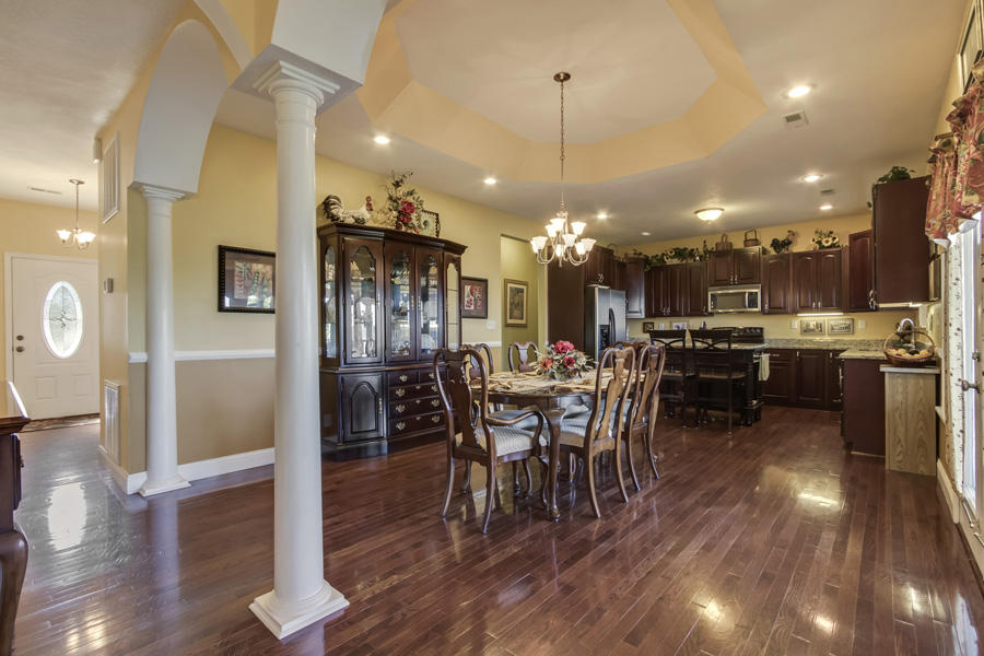 125 Mariners Point Kingston, TN 37763 - Photo 8 of 40 08_MarinersPoint_125_Dining01