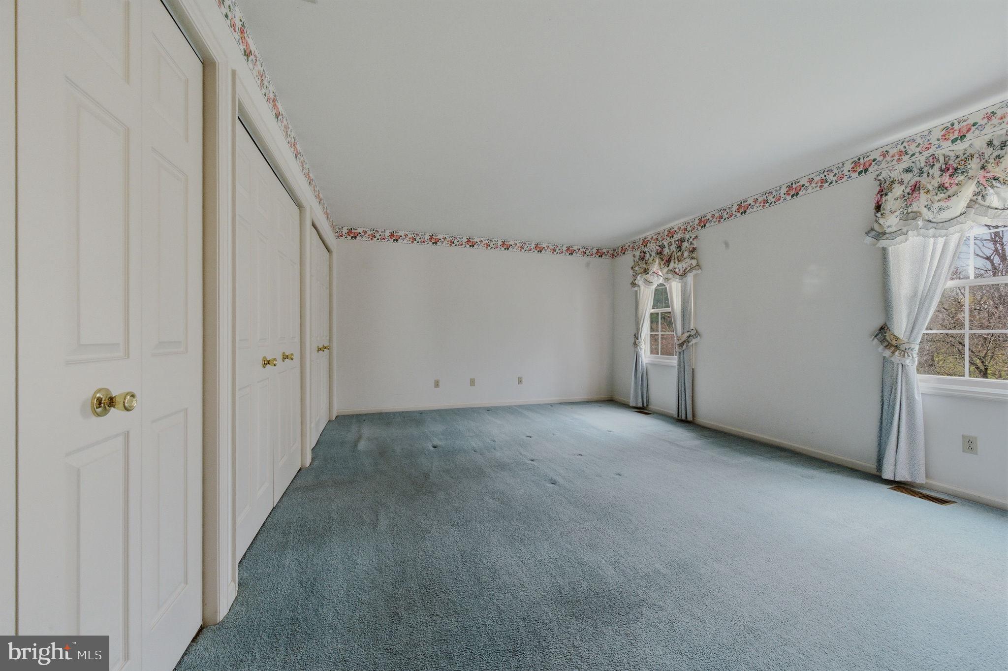 23 Raphael Road Hockessin, DE 19707 - Photo 24 of 44 a view of a garage