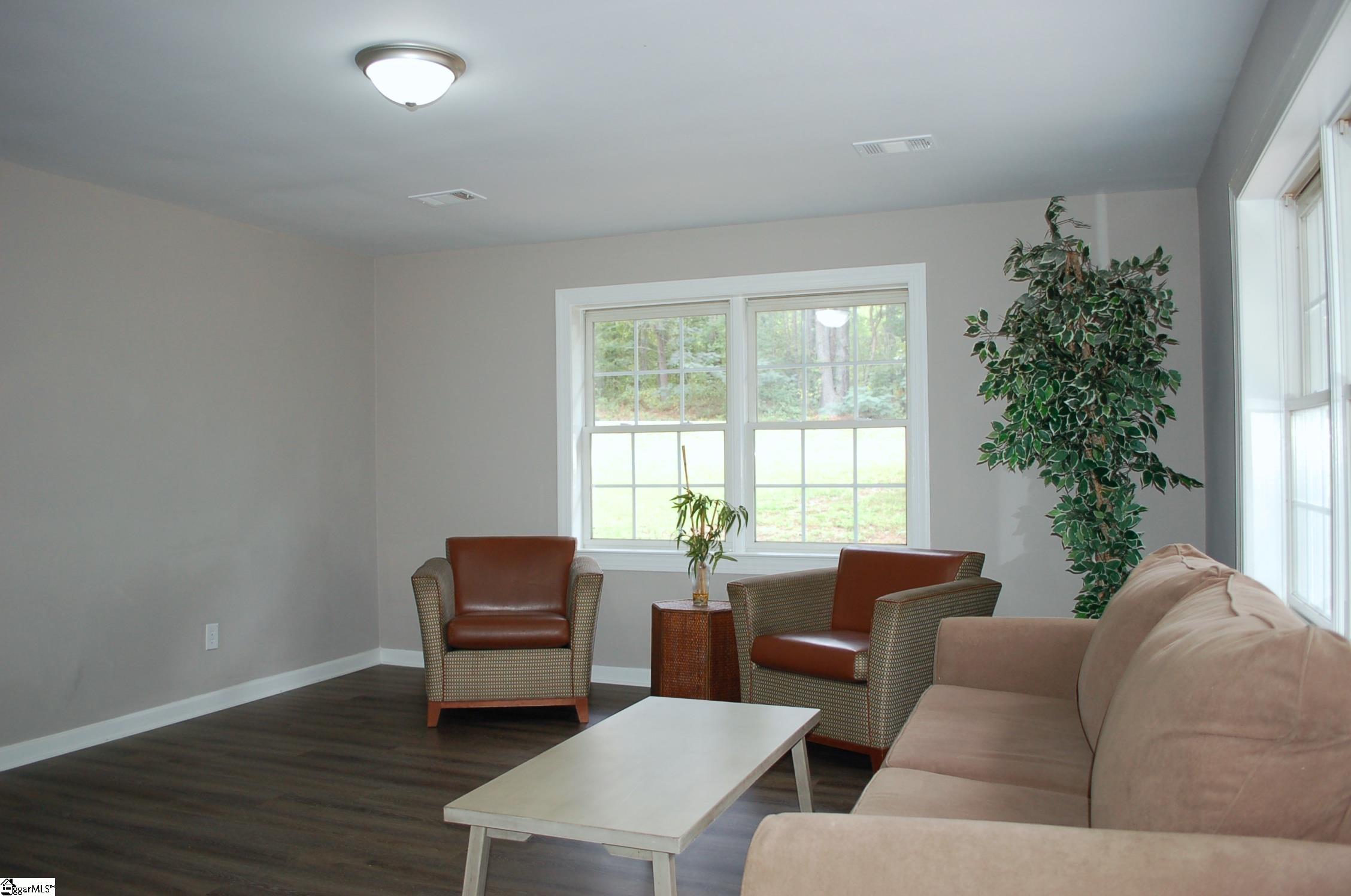 1261 Love Springs Road Cowpens, SC 29330 - Photo 6 of 23 Gallery Image 6