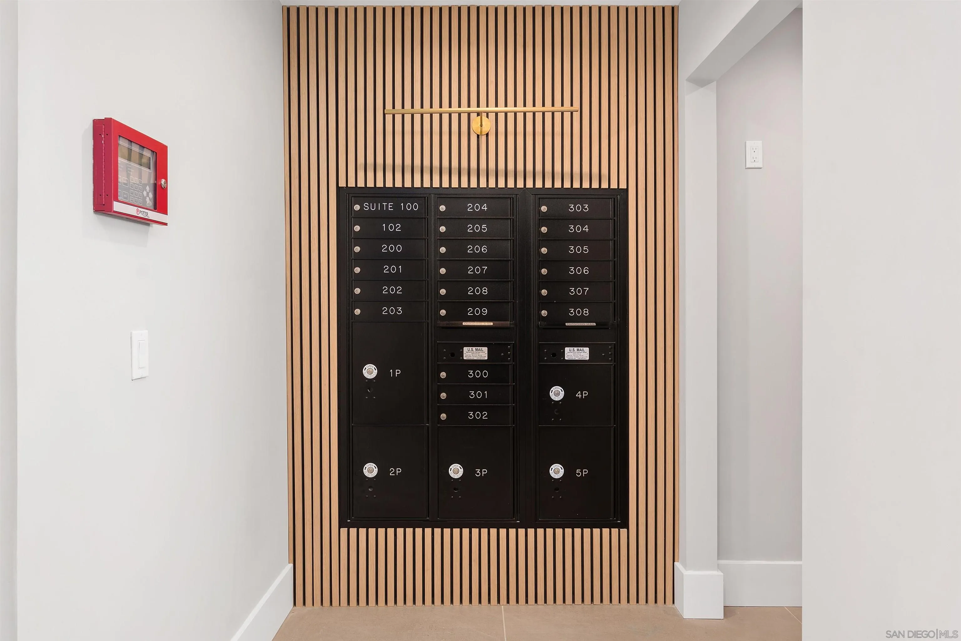 1111 Torrey Pines Road, Unit 206 La Jolla, CA 92037 - Photo 4 of 11