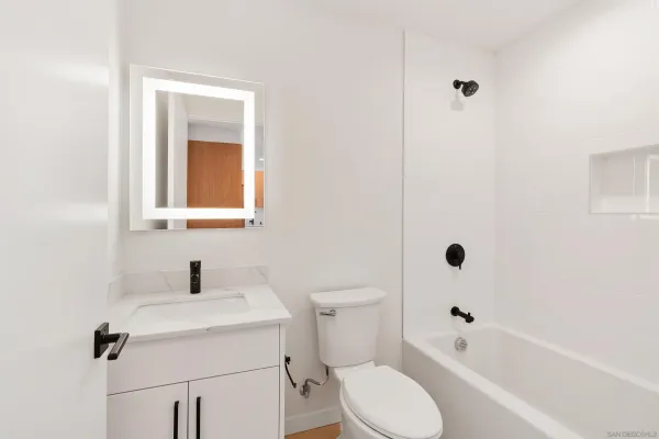 $3,000 | 1111 Torrey Pines Road, Unit 206, La Jolla, CA 92037