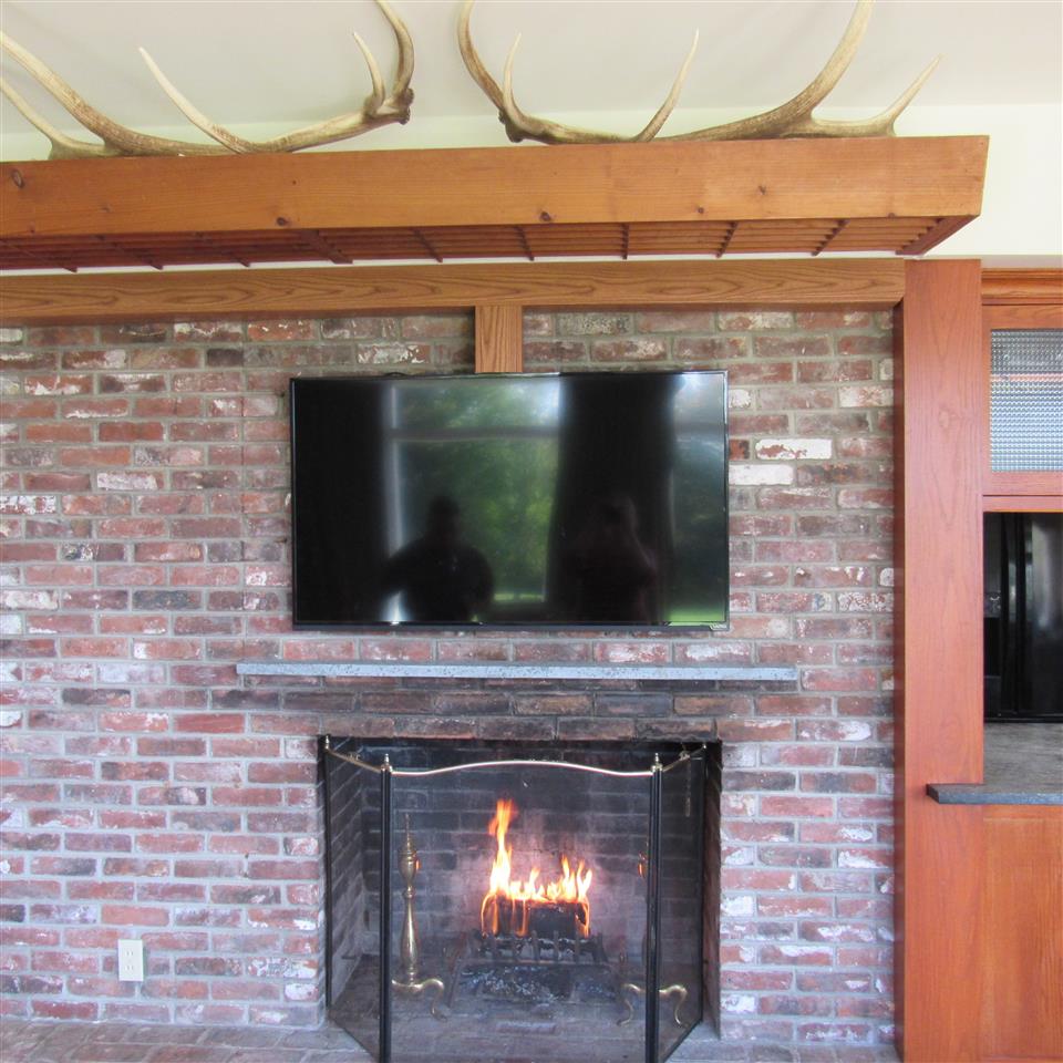 488 Foster Hill Road Henniker, NH 03242 - Photo 3 of 29 Gallery Image 3
