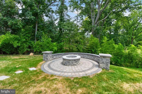 $2,899,000 | 6405 Olmi Landrith Drive, Alexandria, VA 22307