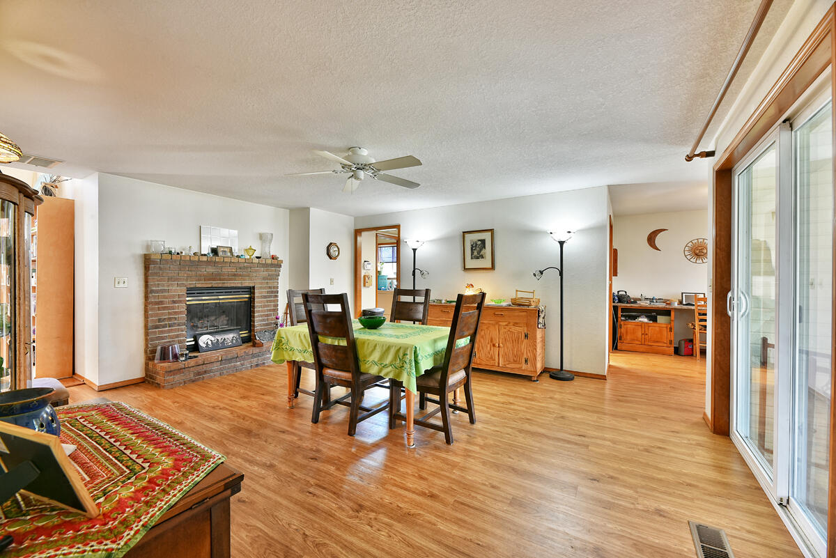 462 Creekside Circle Central Point, OR 97502 - Photo 11 of 32 DSC_7672
