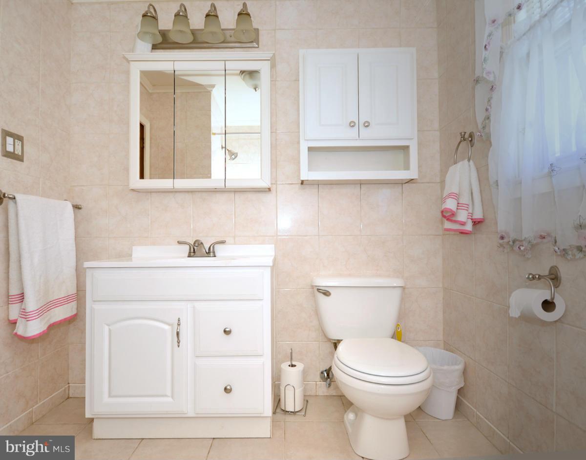 8346 Old Philadelphia Road Baltimore, MD 21237 - Photo 15 of 30 Bath