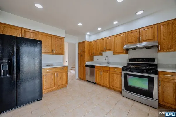 $4,750 | 327 Webster Drive, New Milford, NJ 07646