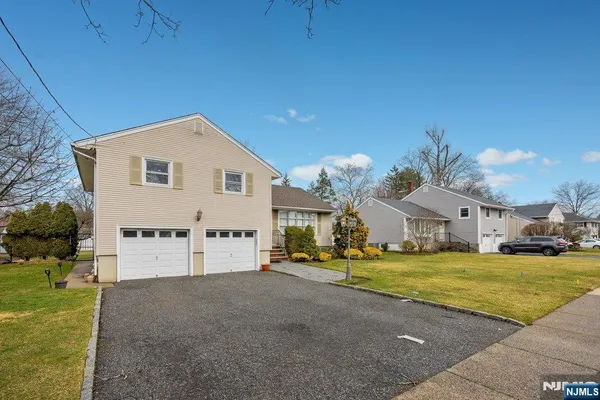 $4,750 | 327 Webster Drive, New Milford, NJ 07646